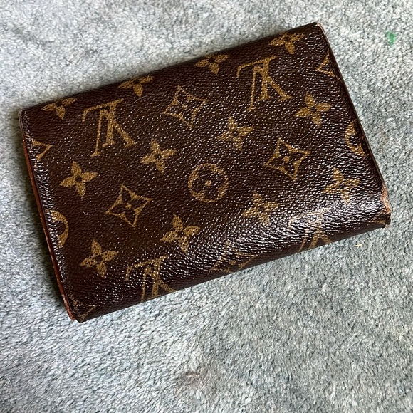 Louis Vuitton Monogram Canvas Wallet *FOR REPAIR* - Picture 3 of 7